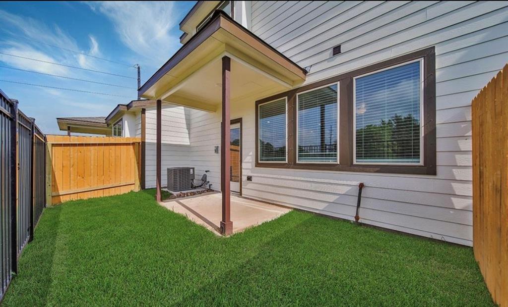 Photo 12 of 12 of 7146 Fannin Street townhome