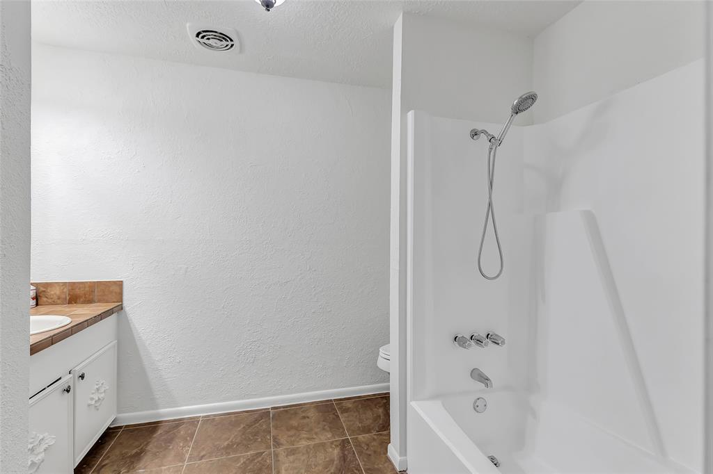 2008 Holbrook Street, Dayton, Texas image 30