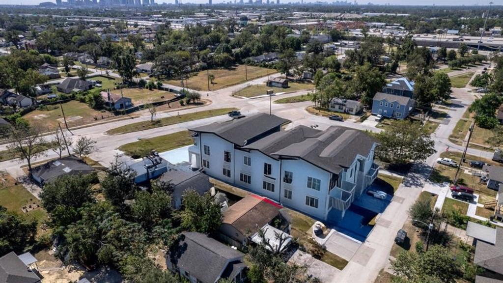3313 Cavalcade Street, Houston, Texas image 4