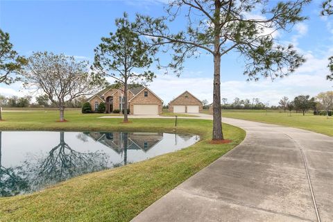 A home in Angleton