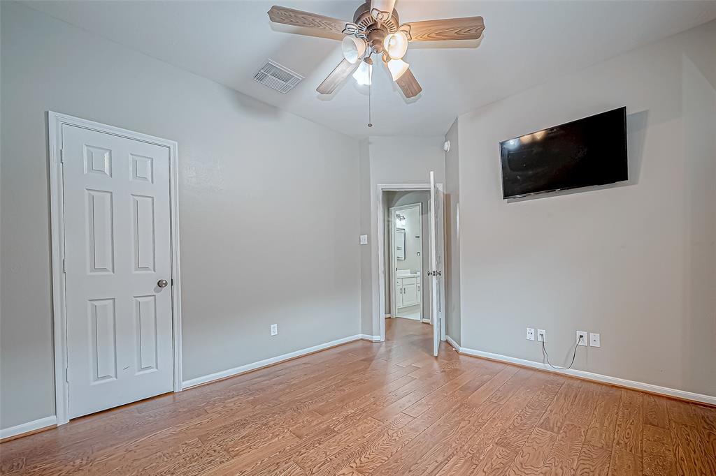 12919 Meadow Springs Drive, Pearland, Texas image 36