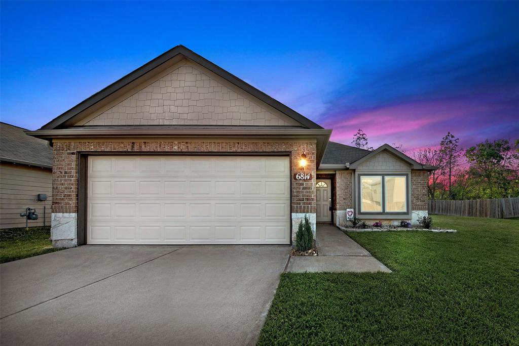 6814 Spring Vale Drive, Rosharon, Texas image 27