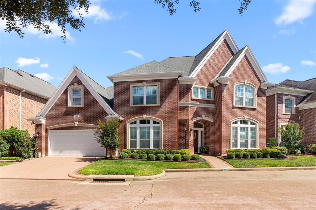 38 Ambleside Crescent Drive