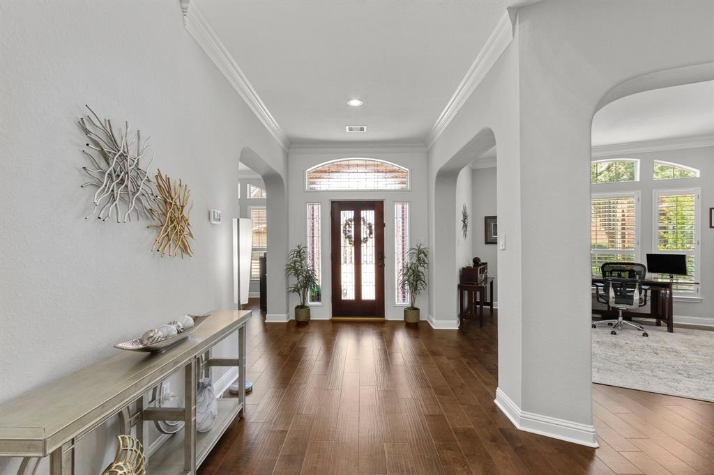 38 Ambleside Crescent Drive