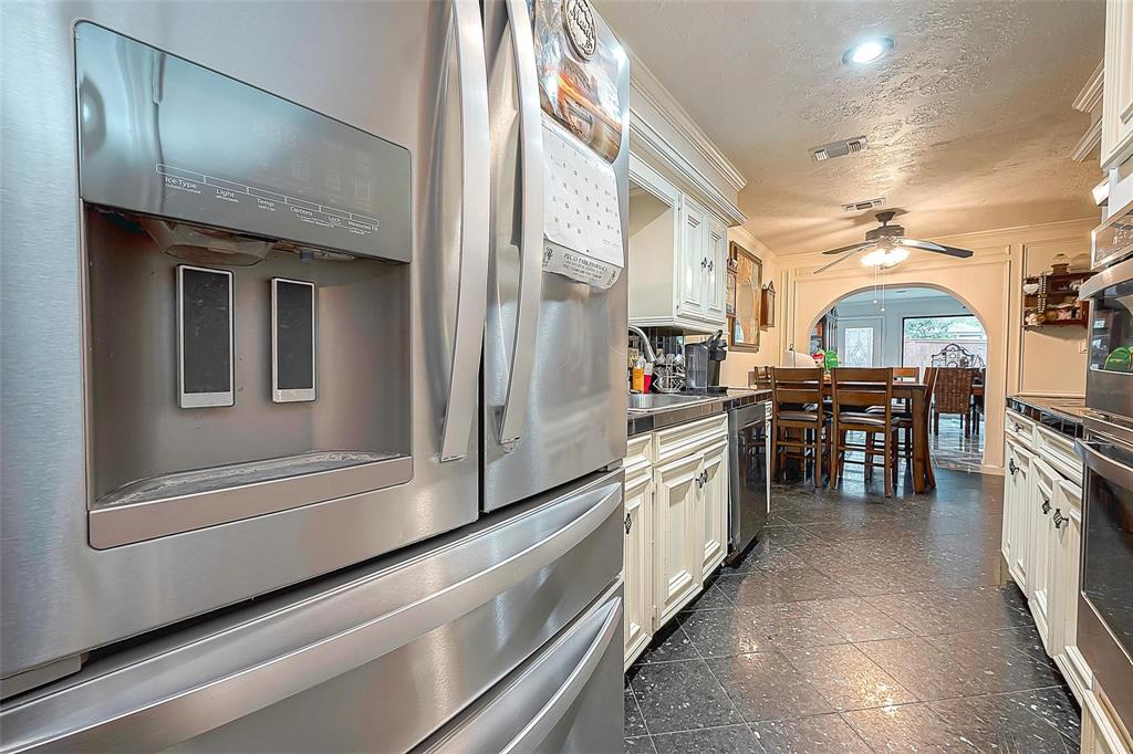 21207 Abbey Oak Circle, Houston, Texas image 3