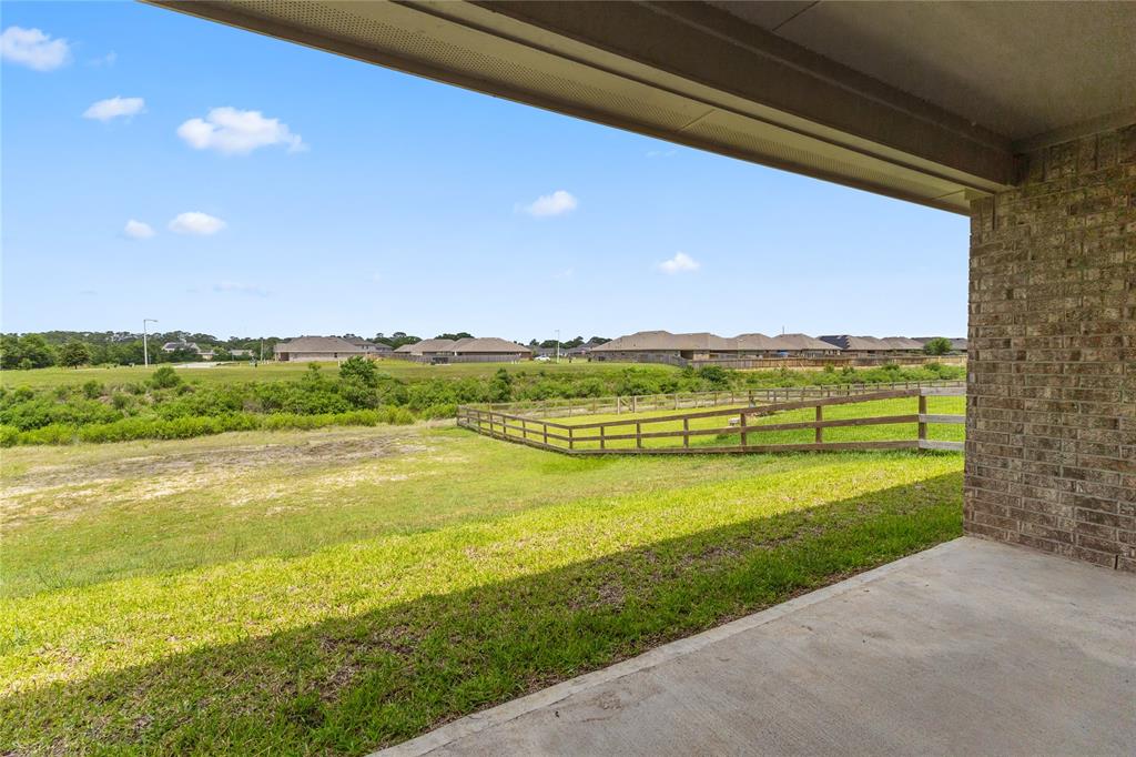4320 Leslies Way, Dickinson, Texas image 19