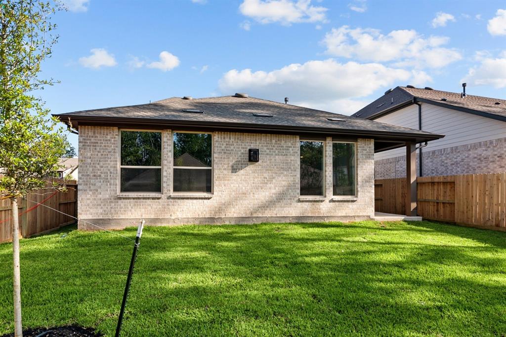 427 Embden Rim Drive, Willis, Texas image 11