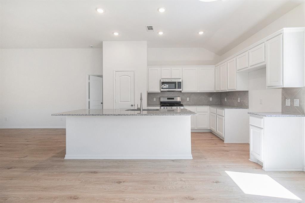249 Edgewater Drive, West Columbia, Texas image 11