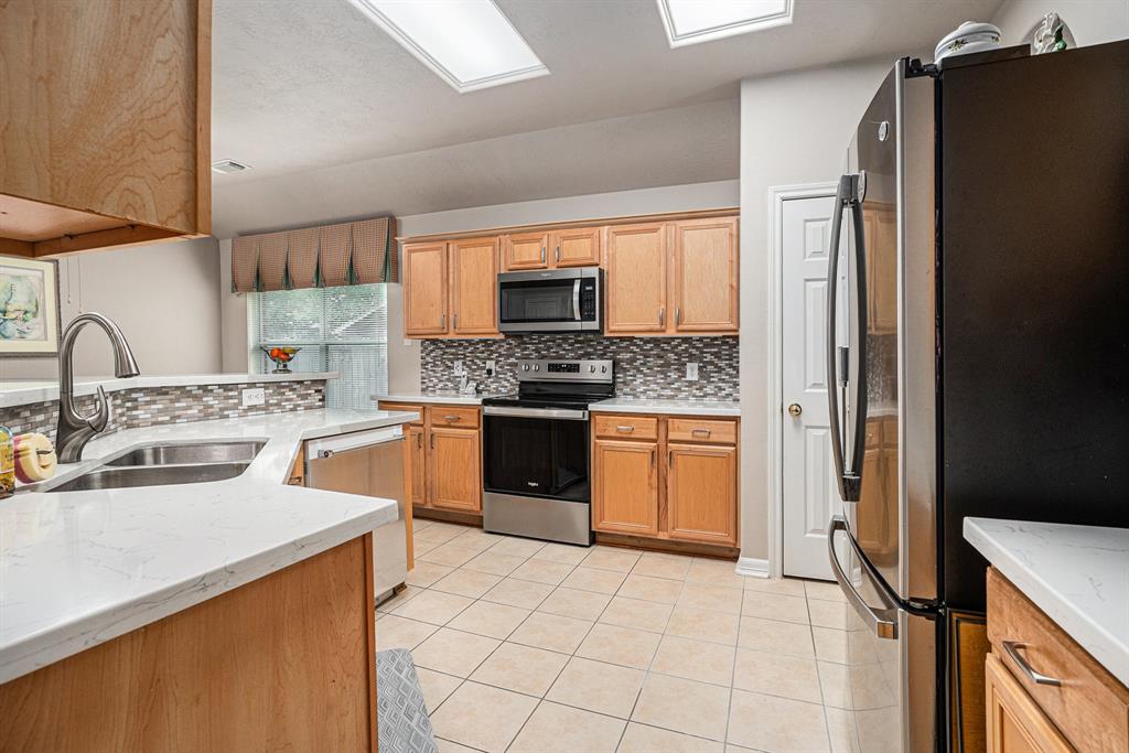 235 River Basin Lane, League City, Texas image 9