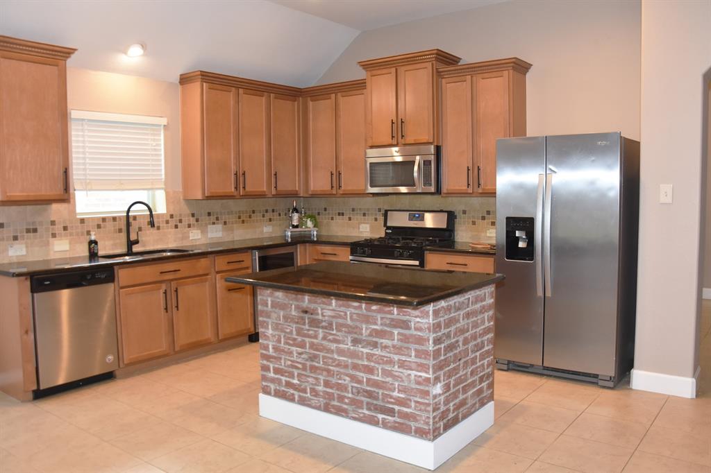 3009 Kurth Canyon Court, League City, Texas image 7