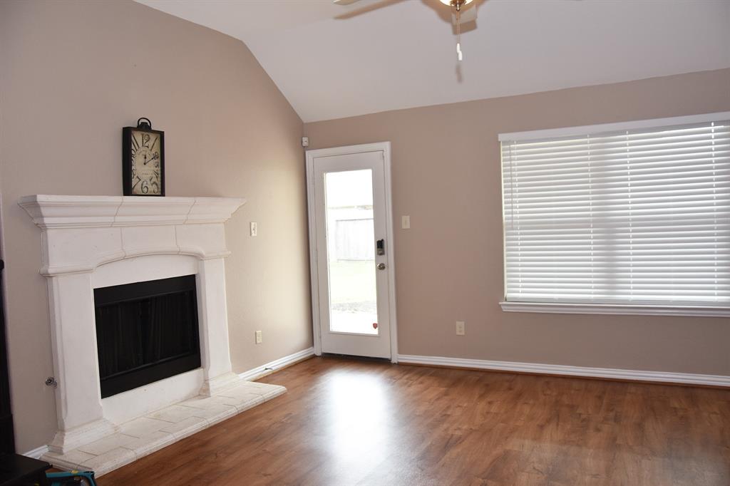 3009 Kurth Canyon Court, League City, Texas image 11