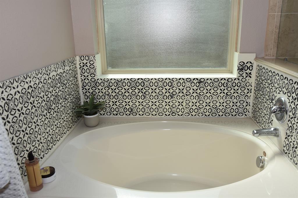 3009 Kurth Canyon Court, League City, Texas image 13
