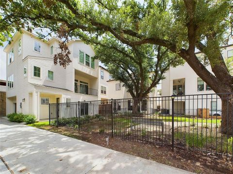 Single Family Residence in Houston TX 7722 Westside Villas Lane.jpg