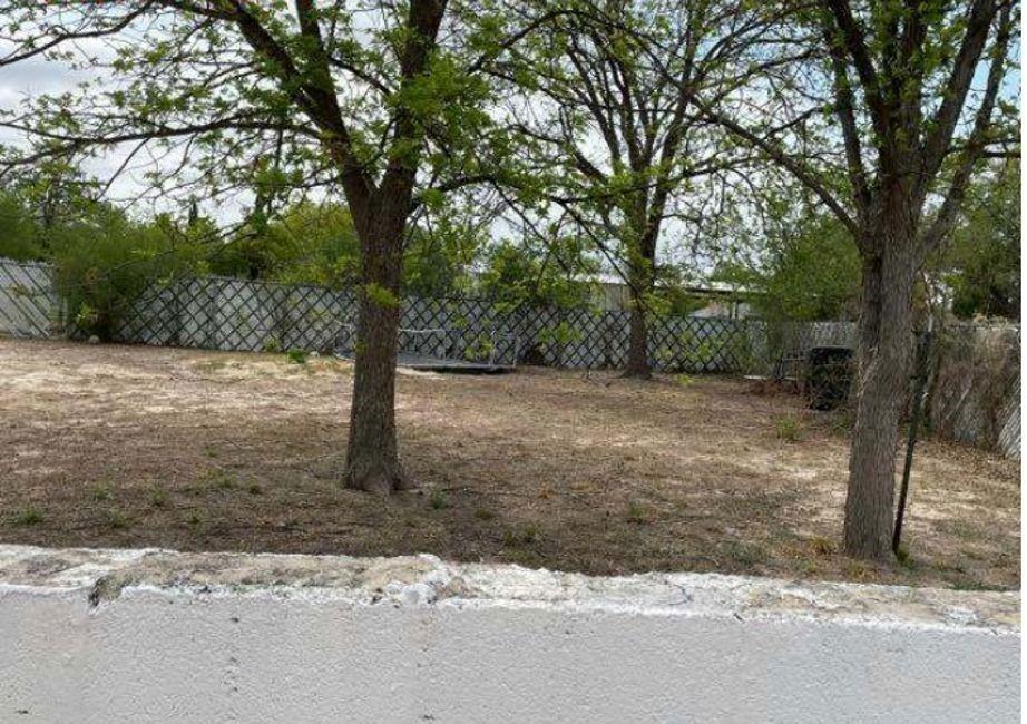 205 Meandering Way, Del Rio, Texas image 3