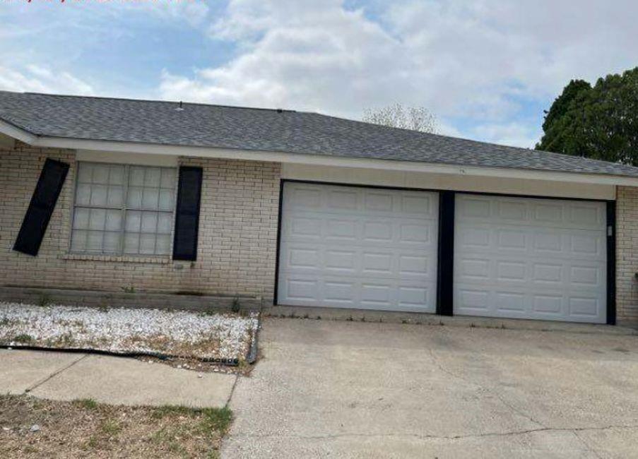 205 Meandering Way, Del Rio, Texas image 1