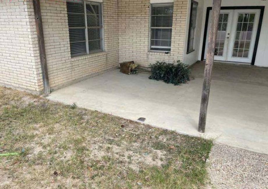 205 Meandering Way, Del Rio, Texas image 8