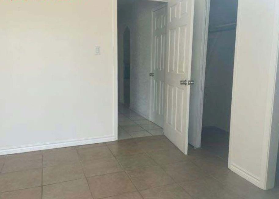 205 Meandering Way, Del Rio, Texas image 7