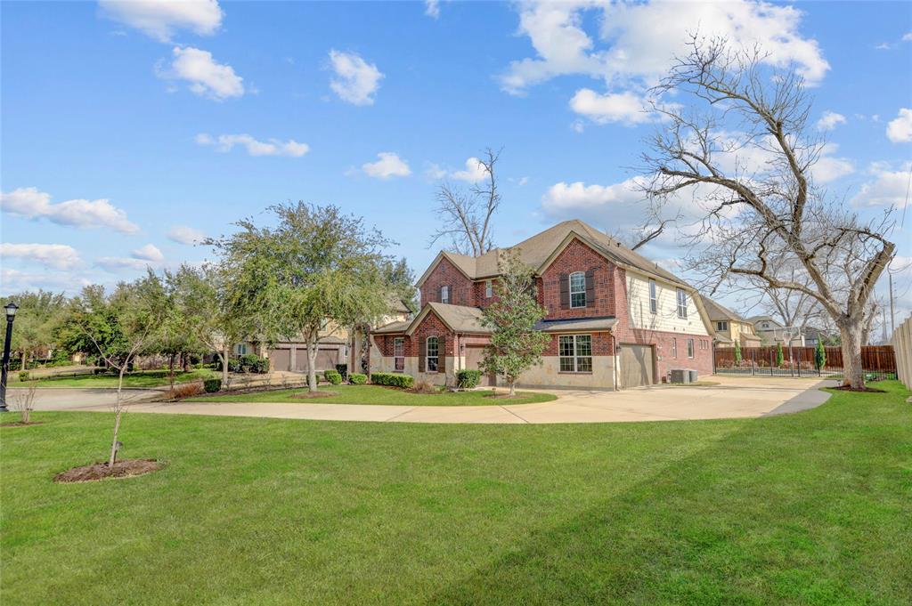 5402 Bending Branch Drive, Missouri City, Texas image 6