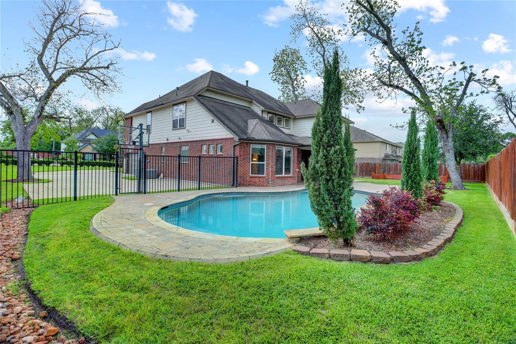 5402 Bending Branch Drive, Missouri City, Texas image 35