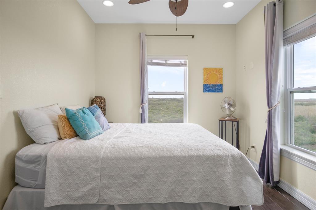 1086 Pennington Street, Gilchrist, Texas image 22