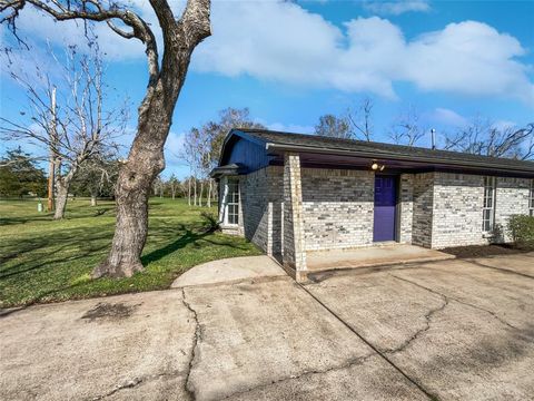 A home in Angleton