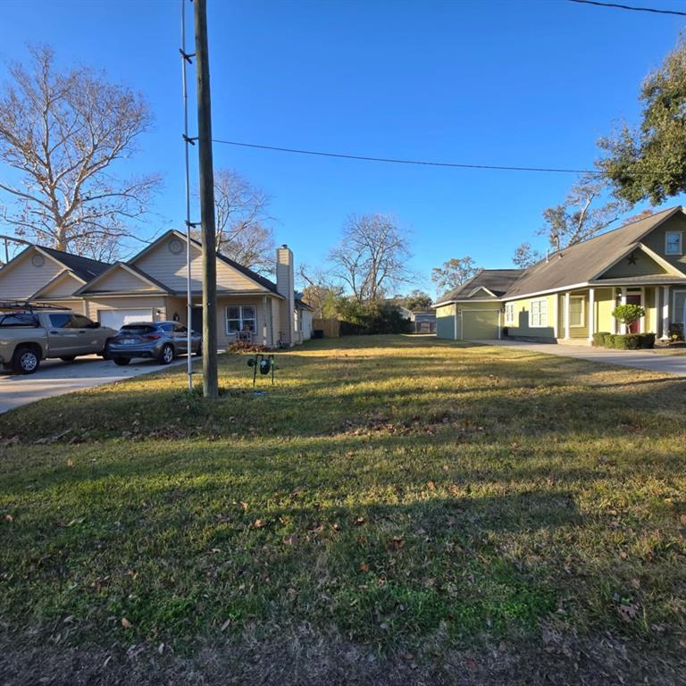 Clayton Street, Tomball, Texas image 2