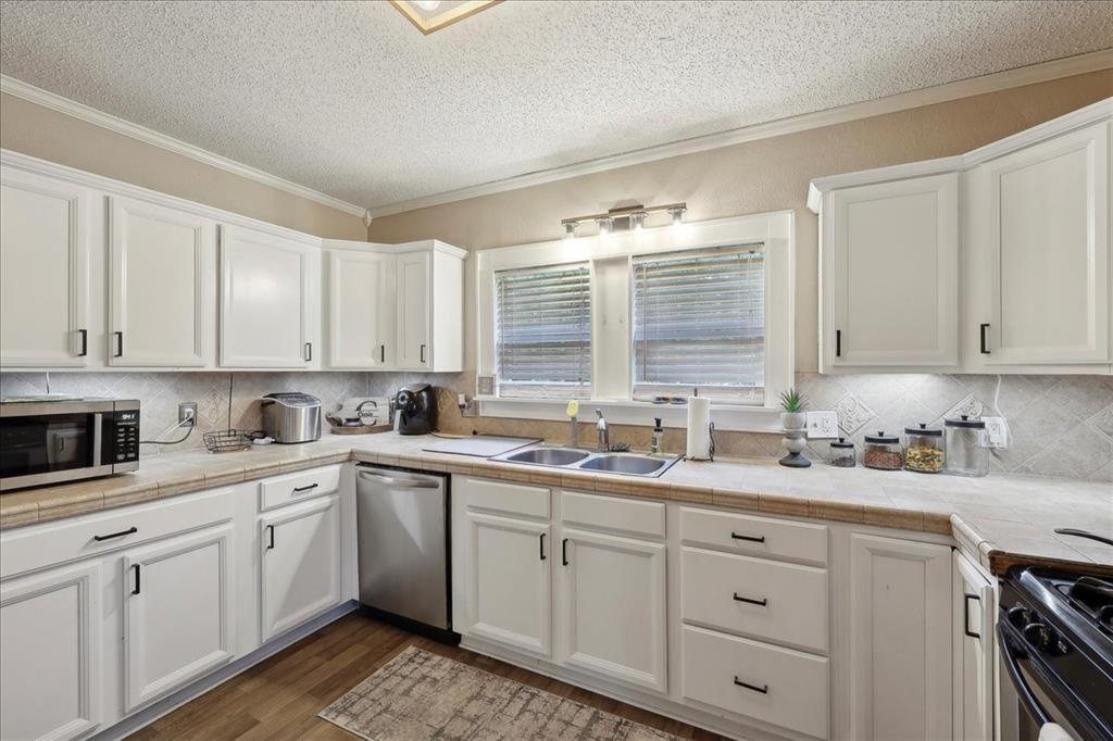 751 Bridgeview Street, Bridge City, Texas image 7