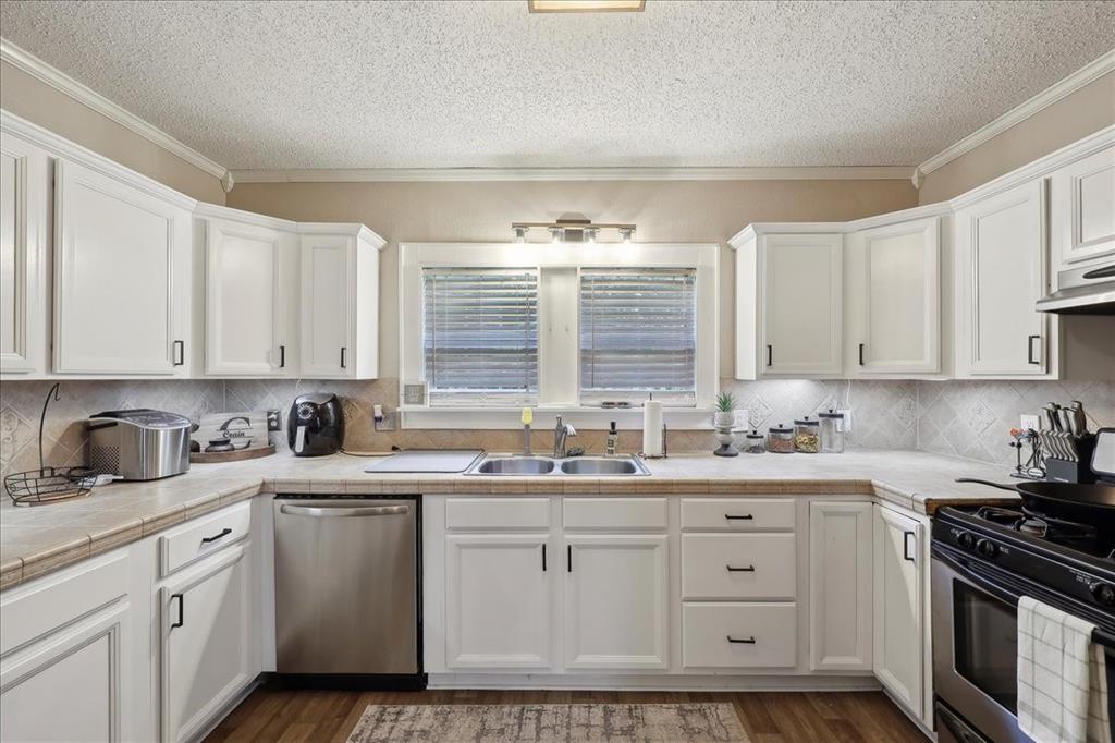 751 Bridgeview Street, Bridge City, Texas image 8
