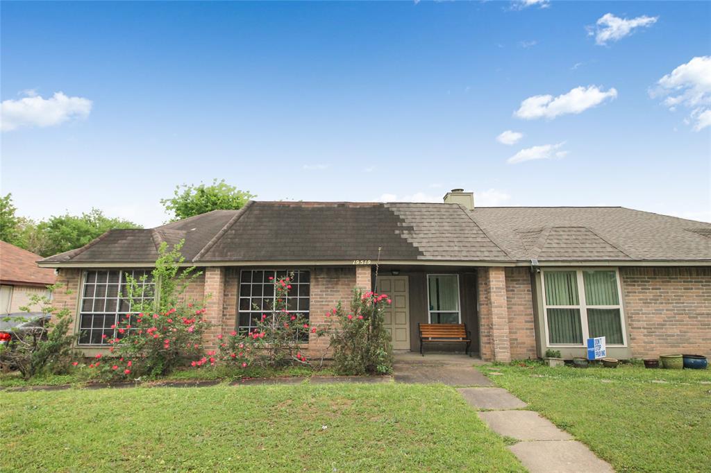 19519 Woodglen Drive, Katy, Texas image 1
