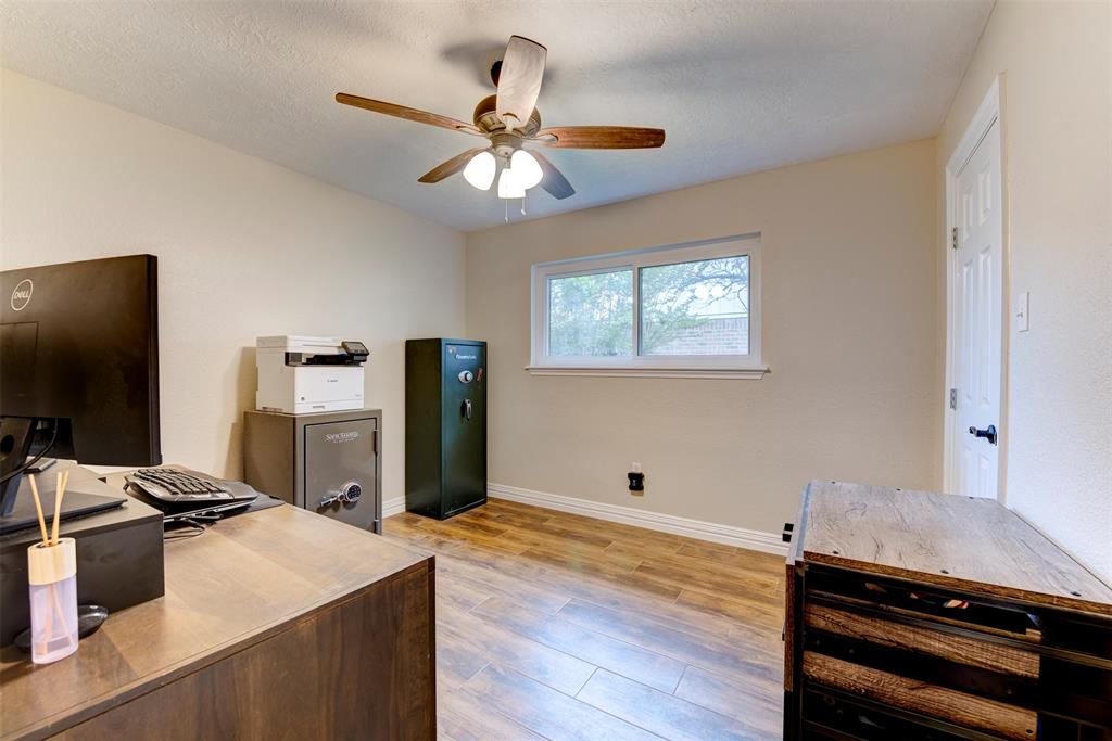 5308 Tanglebriar Drive, Dickinson, Texas image 27