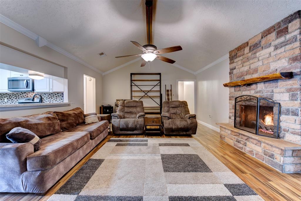 5308 Tanglebriar Drive, Dickinson, Texas image 12