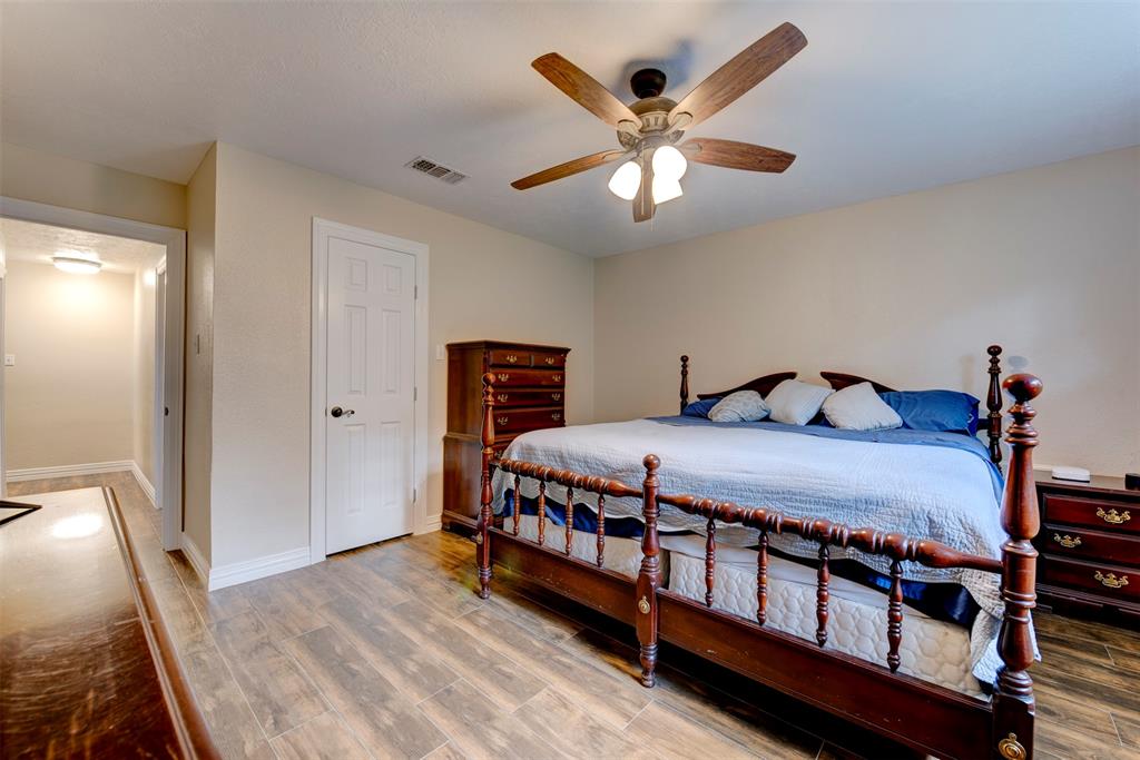 5308 Tanglebriar Drive, Dickinson, Texas image 19