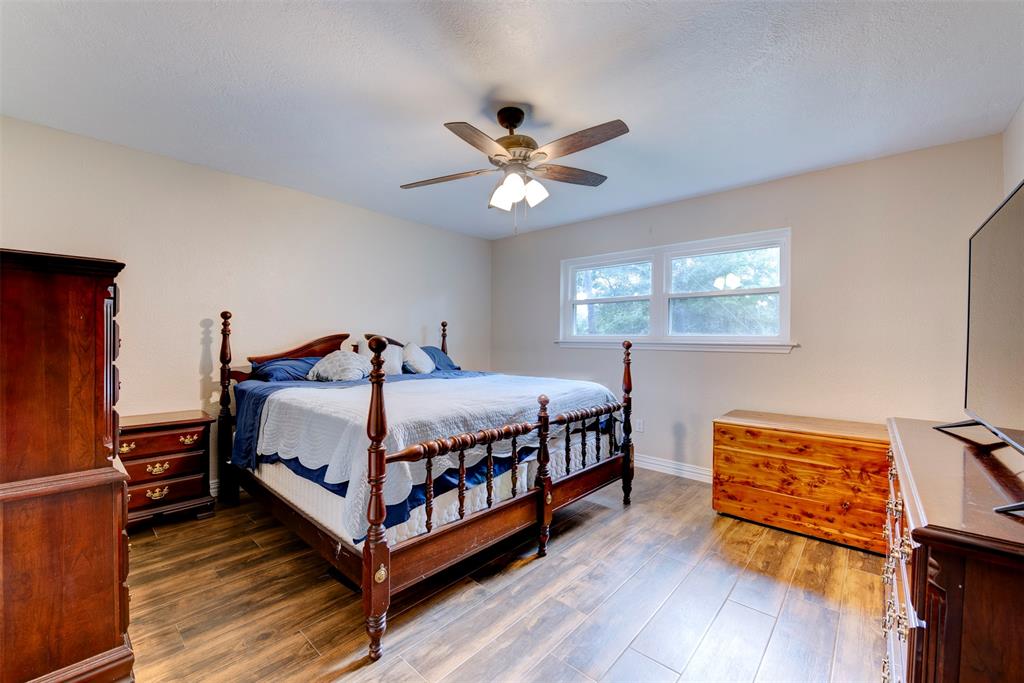 5308 Tanglebriar Drive, Dickinson, Texas image 18