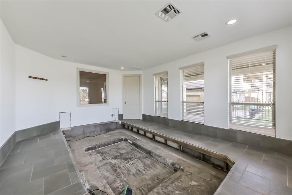 1543 Garden Lakes Drive, Friendswood, Texas image 32