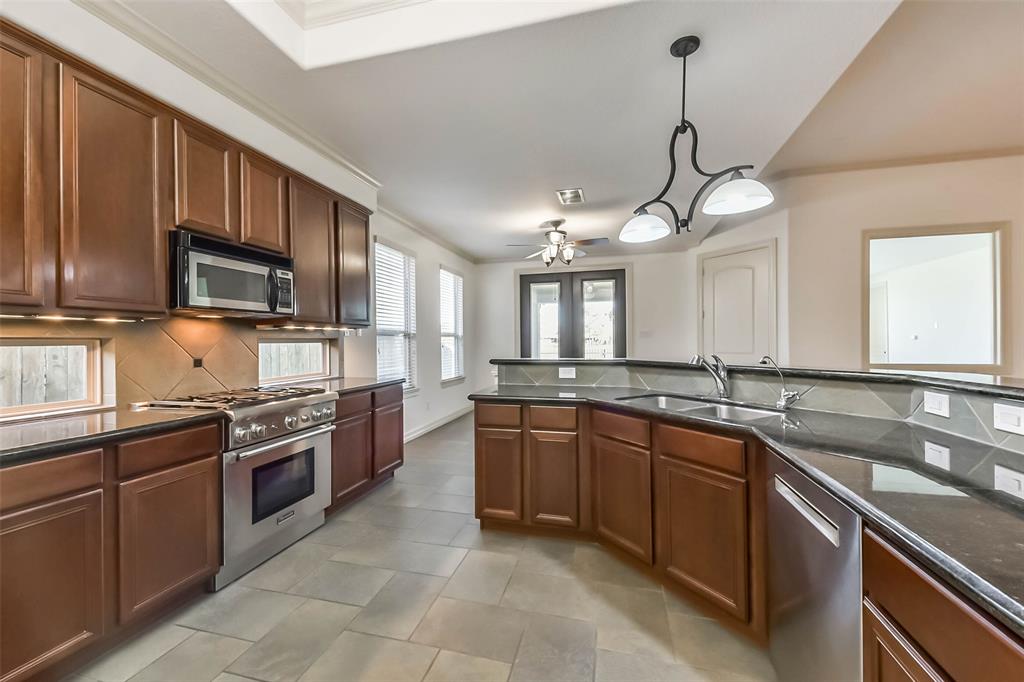 1543 Garden Lakes Drive, Friendswood, Texas image 13