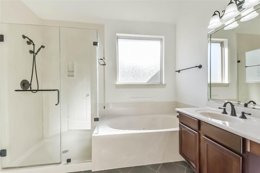 1543 Garden Lakes Drive, Friendswood, Texas image 31