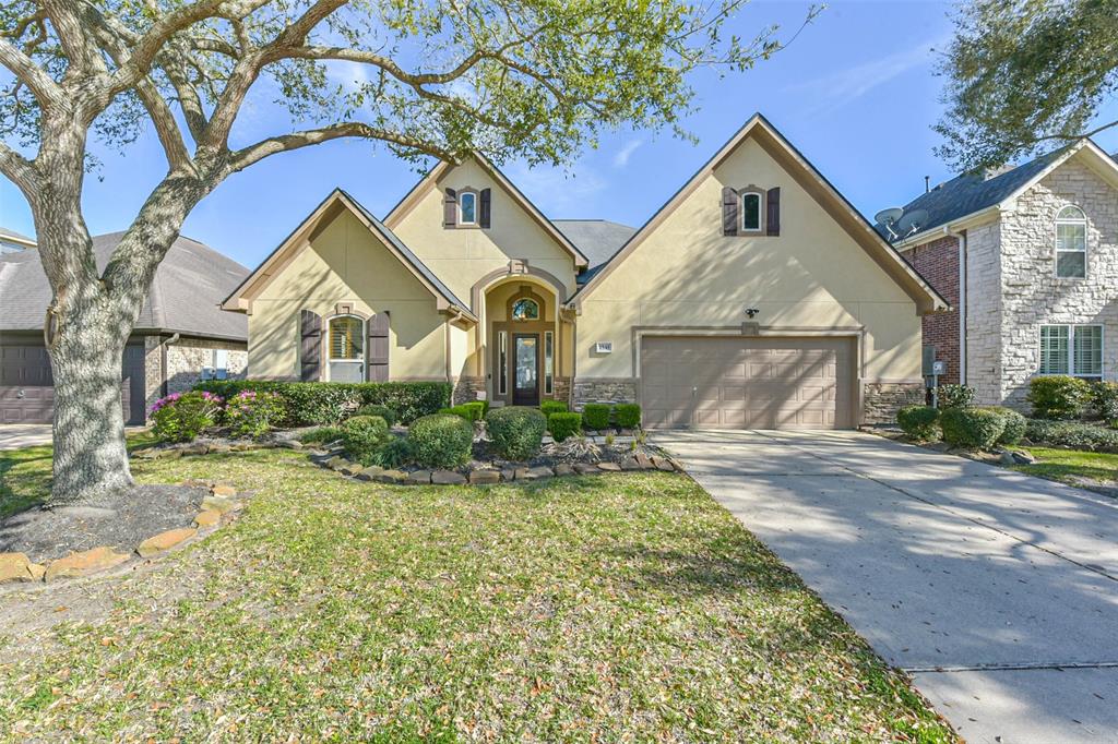 1543 Garden Lakes Drive, Friendswood, Texas image 2