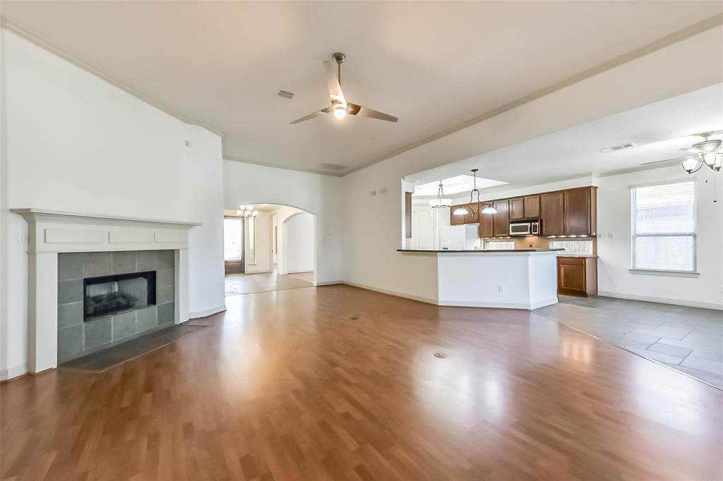1543 Garden Lakes Drive, Friendswood, Texas image 9