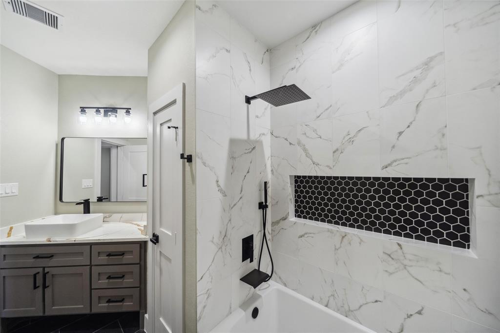237 Crestview Drive, West Columbia, Texas image 30
