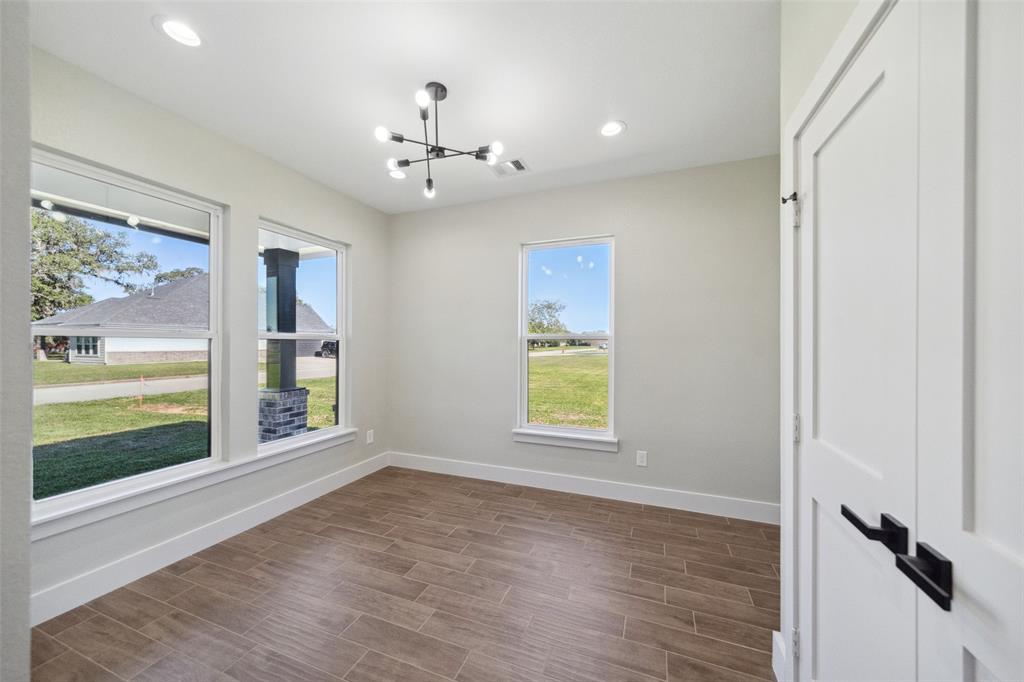 237 Crestview Drive, West Columbia, Texas image 7