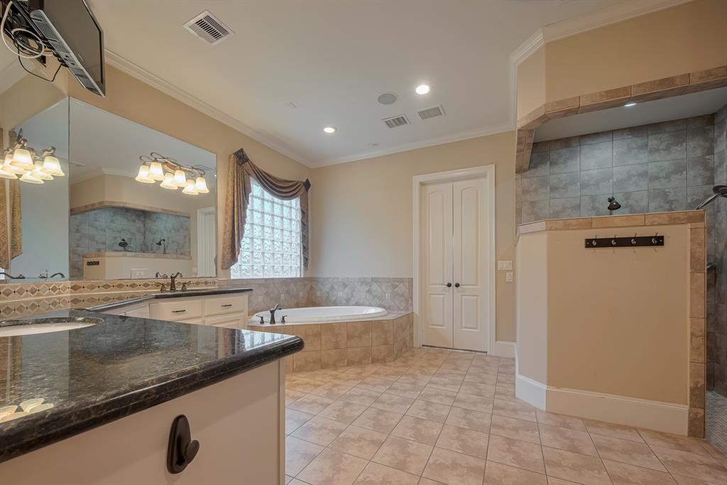 12404 Baymeadow Drive Drive, Pearland, Texas image 21