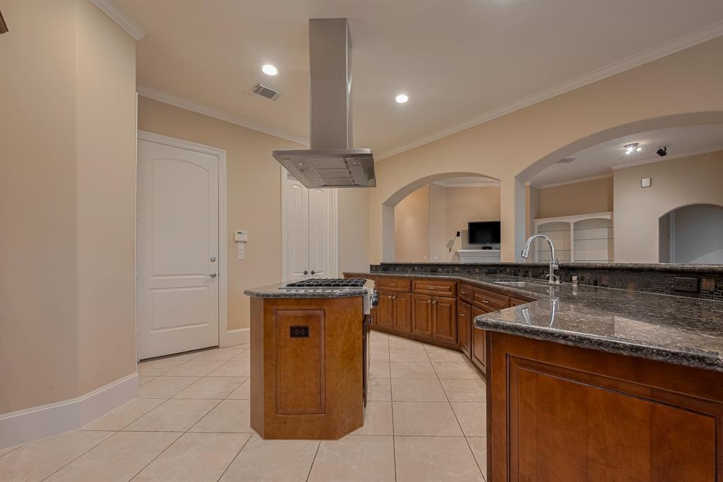 12404 Baymeadow Drive Drive, Pearland, Texas image 11