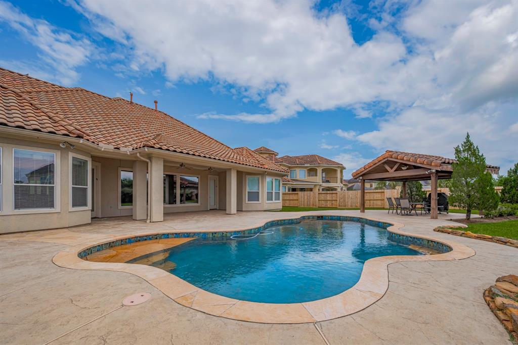 12404 Baymeadow Drive Drive, Pearland, Texas image 24