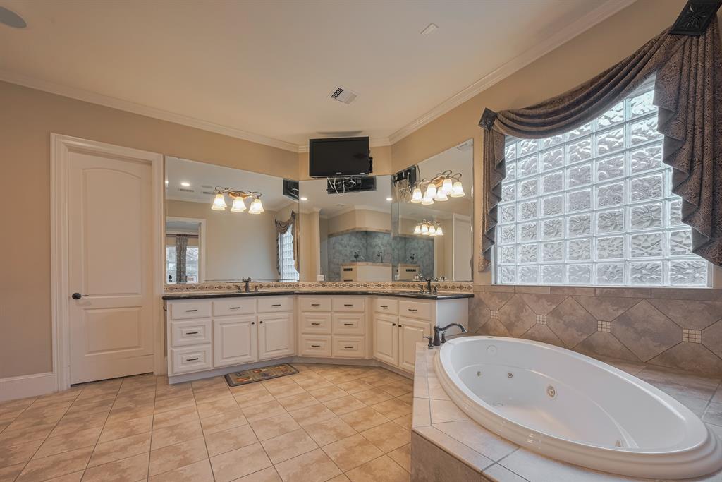 12404 Baymeadow Drive Drive, Pearland, Texas image 20