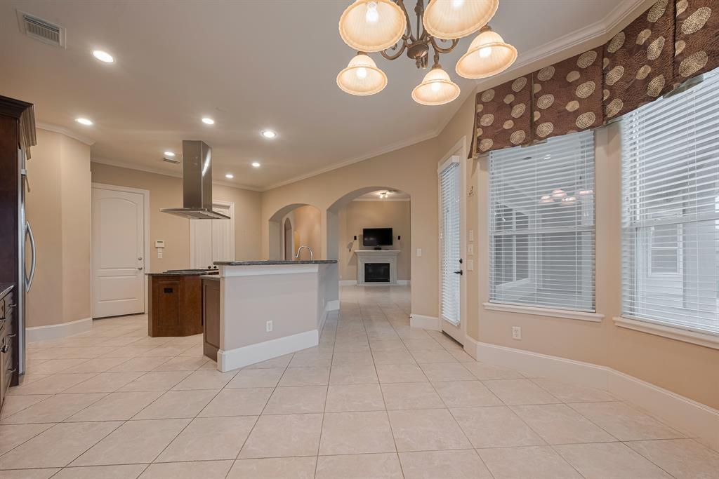 12404 Baymeadow Drive Drive, Pearland, Texas image 10
