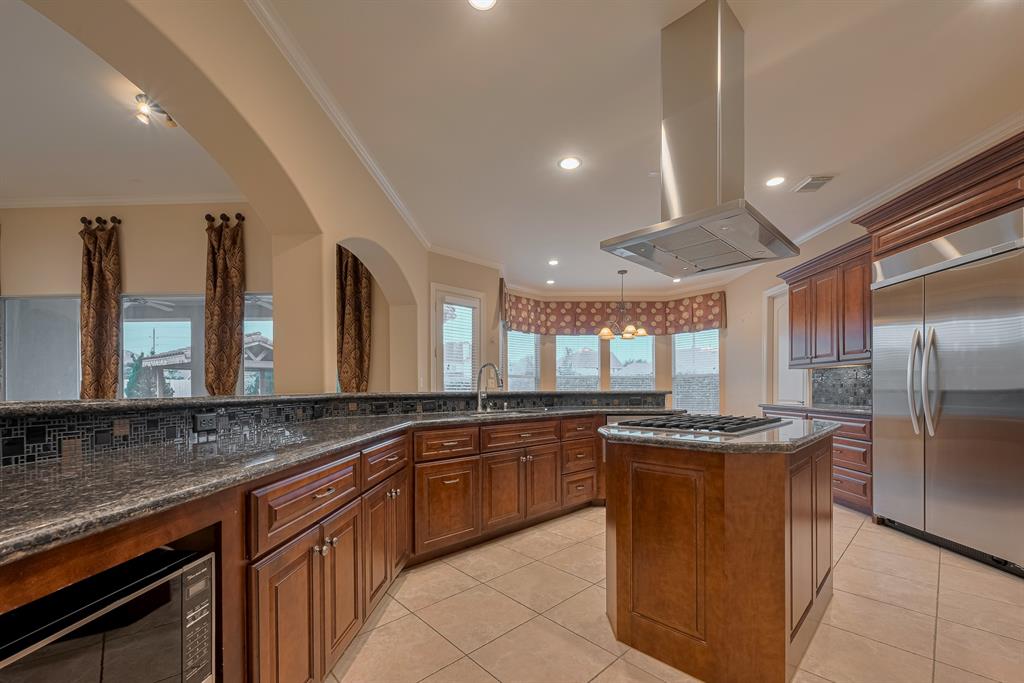 12404 Baymeadow Drive Drive, Pearland, Texas image 12