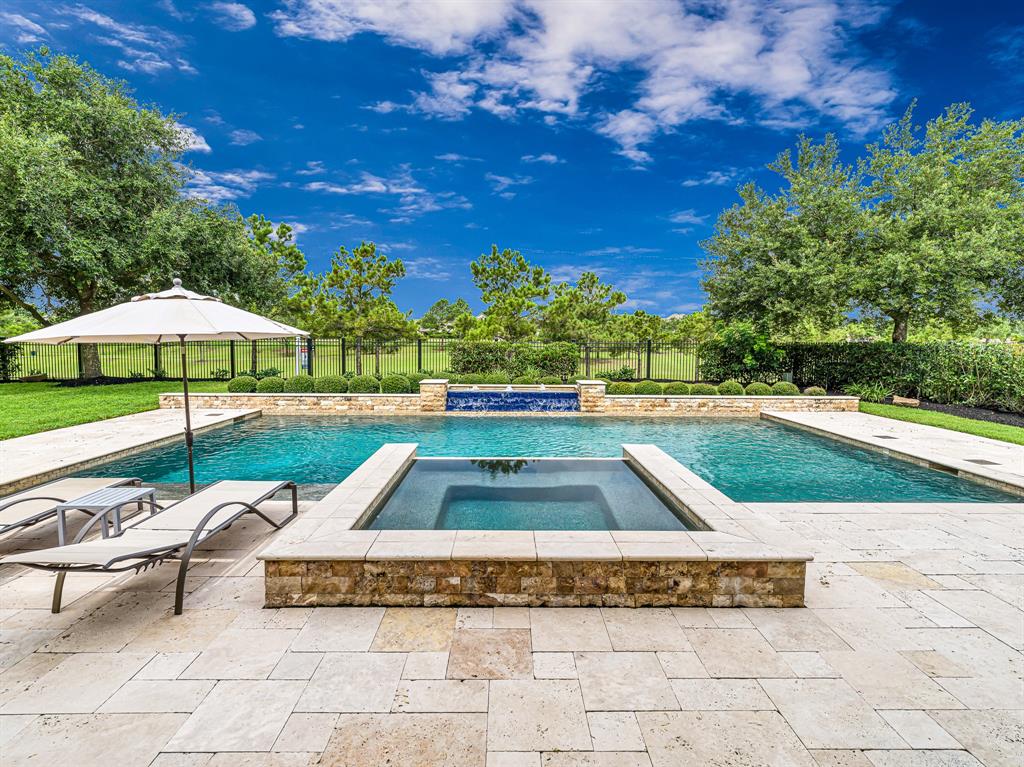 10527 Pebblecreek Crossing