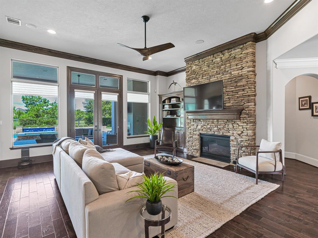10527 Pebblecreek Crossing