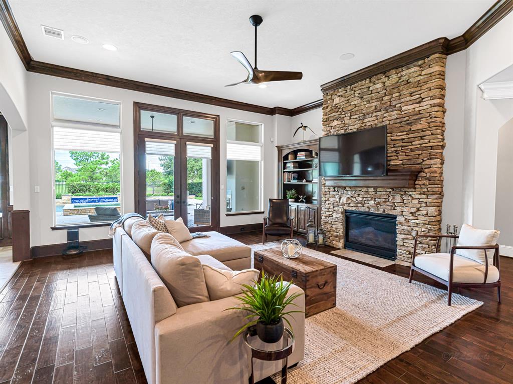 10527 Pebblecreek Crossing