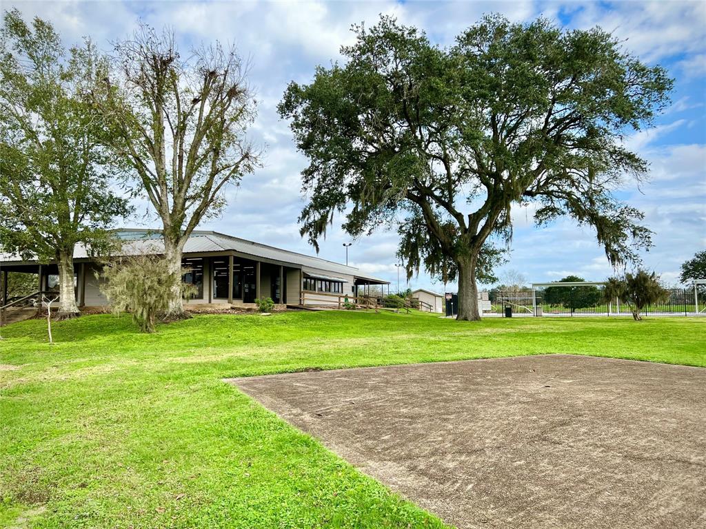 1744 Flintlock Court, Angleton, Texas image 23